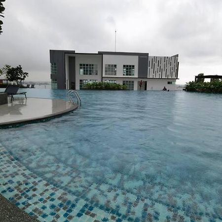A1403 Jb City Sks Habitat Larkin 2Br 6Pax 100Mbps Netflix!! By Stay Джохор Бахру Екстериор снимка