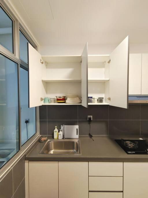 A1403 Jb City Sks Habitat Larkin 2Br 6Pax 100Mbps Netflix!! By Stay Джохор Бахру Екстериор снимка