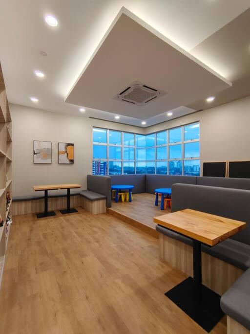 A1403 Jb City Sks Habitat Larkin 2Br 6Pax 100Mbps Netflix!! By Stay Джохор Бахру Екстериор снимка