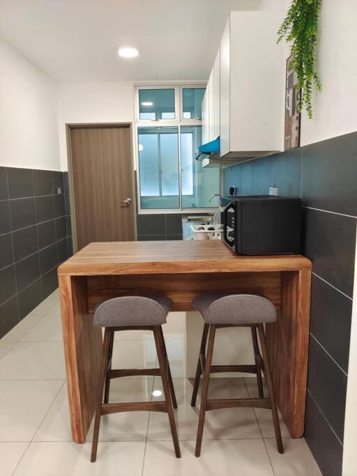 A1403 Jb City Sks Habitat Larkin 2Br 6Pax 100Mbps Netflix!! By Stay Джохор Бахру Екстериор снимка