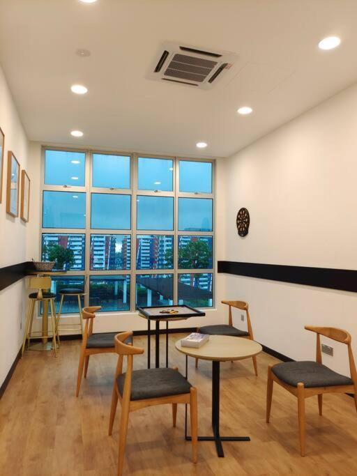 A1403 Jb City Sks Habitat Larkin 2Br 6Pax 100Mbps Netflix!! By Stay Джохор Бахру Екстериор снимка